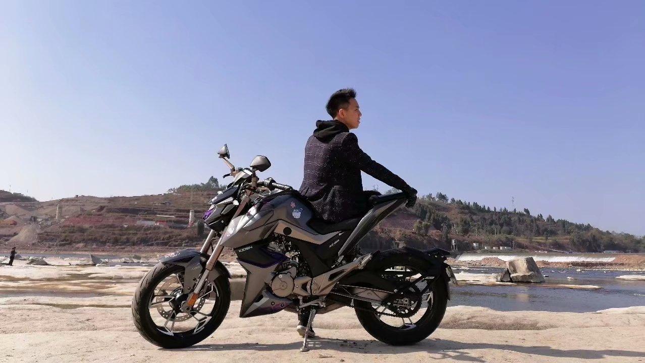 陆陆续续差不多玩了十年梦幻 去年刚弃坑 踏入骑士圈 跑毒中无奈出车祸 半月前又 来自网易大神梦幻西游圈子 游戏玩家